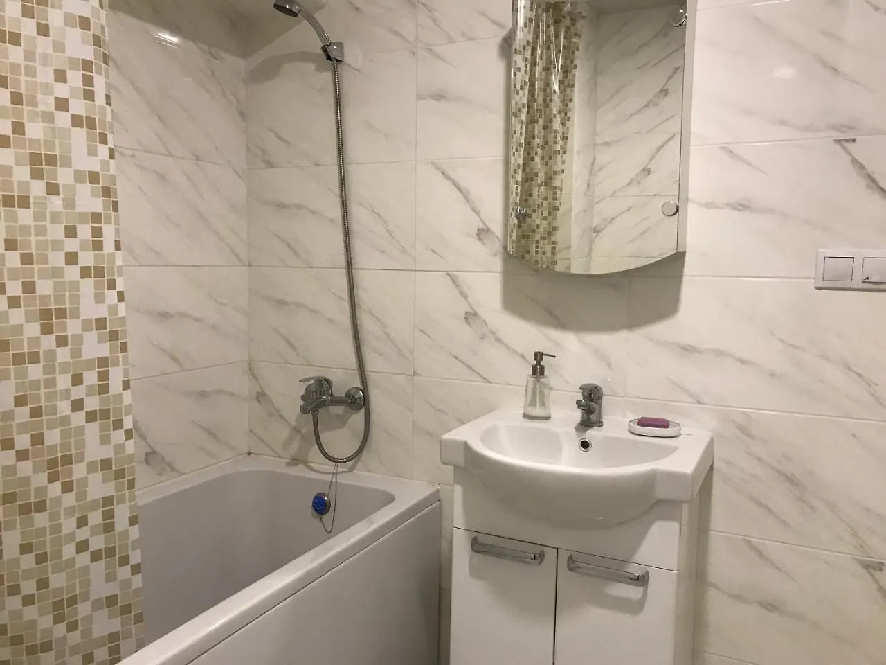 Метро Берестейская, Квартира Студио Ул. Машиностроительная 39 Hotel Kiev 0*, Kyiv Ukraine